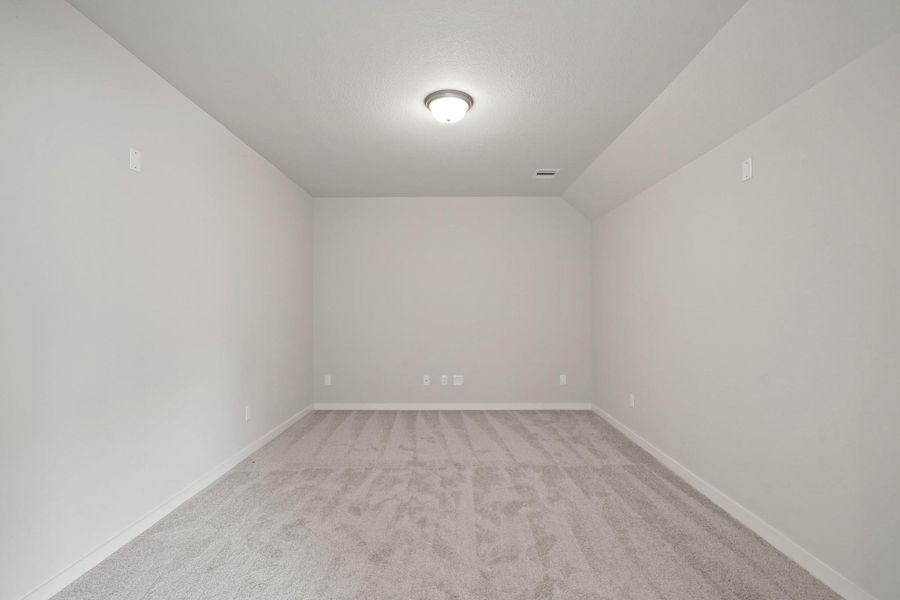 Spacious, unfurnished interior of a new home in Barton Creek Ranch, Conroe (Image 7). Spacious, unfurnished interior of a new home in Barton Creek Ranch, Conroe (Image 7).