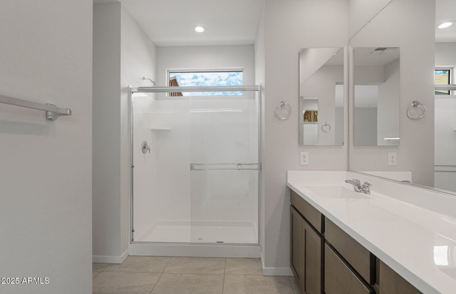 Owner's Bathroom Owner's Bathroom