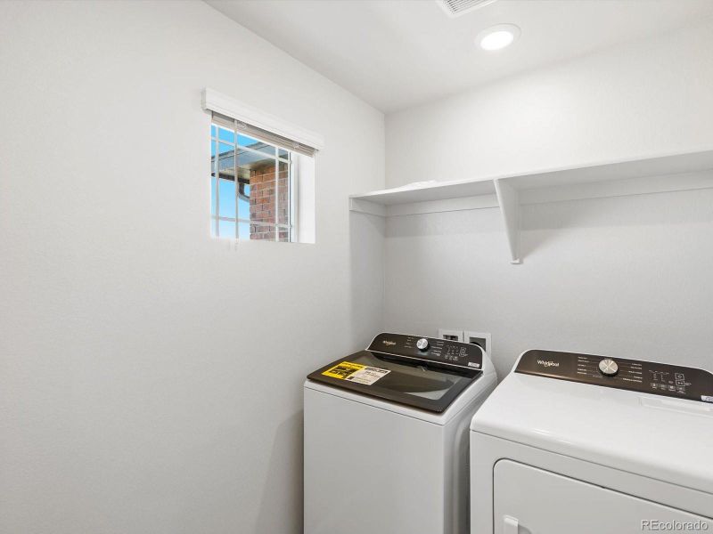 Furnished interior view inside a new home in Horizon Uptown: The Mountain Collection, Aurora (Image 6). Furnished interior view inside a new home in Horizon Uptown: The Mountain Collection, Aurora (Image 6).