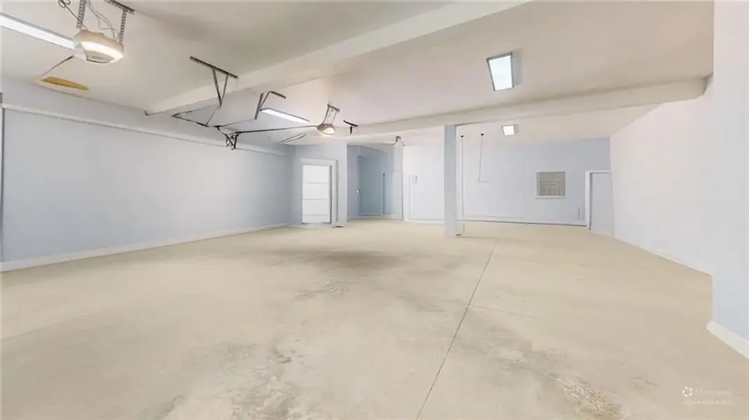 Spacious, unfurnished interior of a new home in , Rome (Image 55).