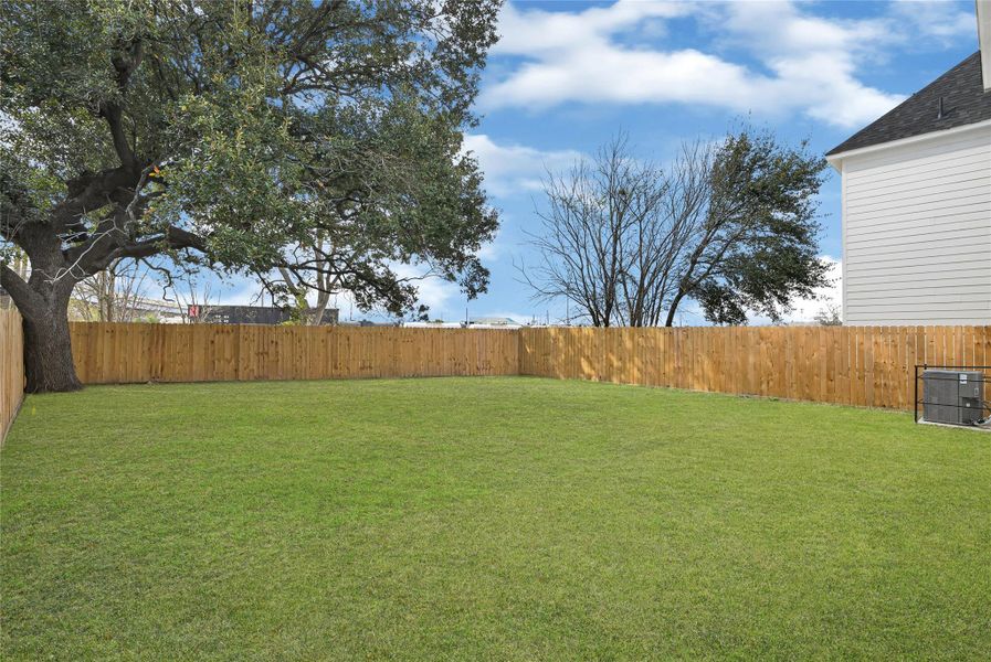 Exterior details and patio area of a home in , Houston (Image 19).