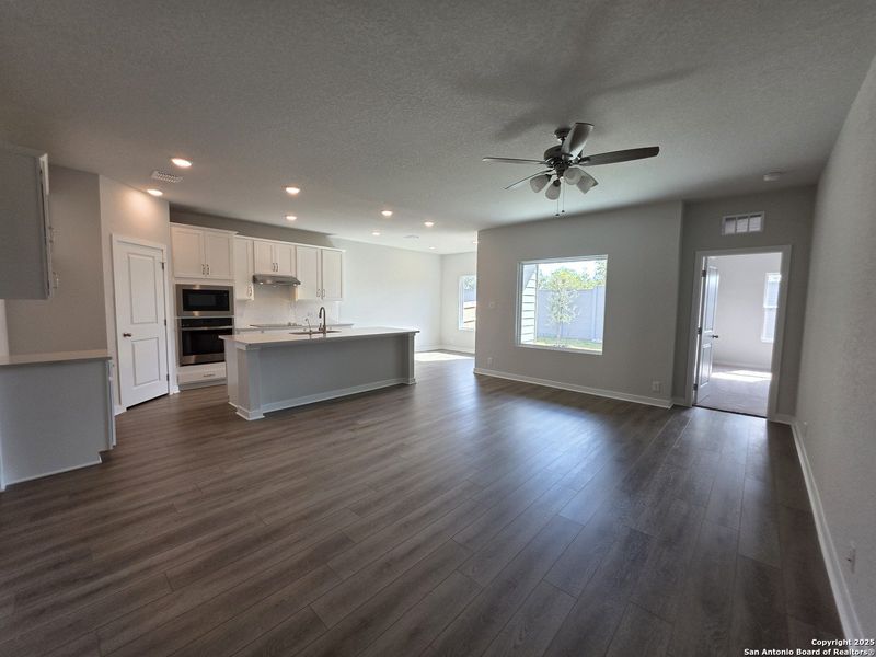Spacious, unfurnished interior of a new home in The Summit at Saddlebrook Ranch 55's, Schertz (Image 24).