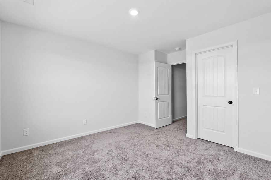 Spacious, unfurnished interior of a new home in Brooke Hill, Lewisville (Image 44).