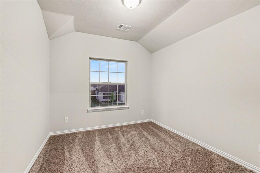 Spacious, unfurnished interior of a new home in Courts Of Bonnie Brae, Denton (Image 27).