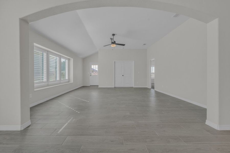 Representative unfurnished interior of a home built from the The Monica – 2012SSC by Saratoga Homes in Paseo Del Este, El Paso (Image 22).