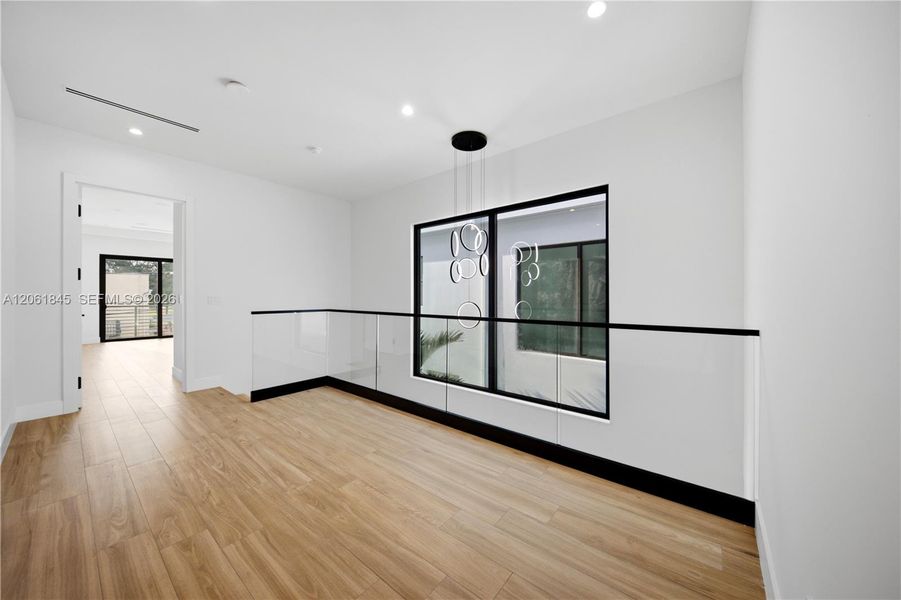 Spacious, unfurnished interior of a new home in , Fort Lauderdale (Image 56).