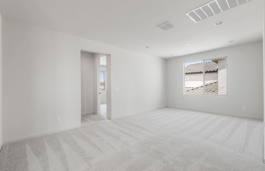 Spacious, unfurnished interior of a new home in Legado West, Queen Creek (Image 27). Spacious, unfurnished interior of a new home in Legado West, Queen Creek (Image 27).