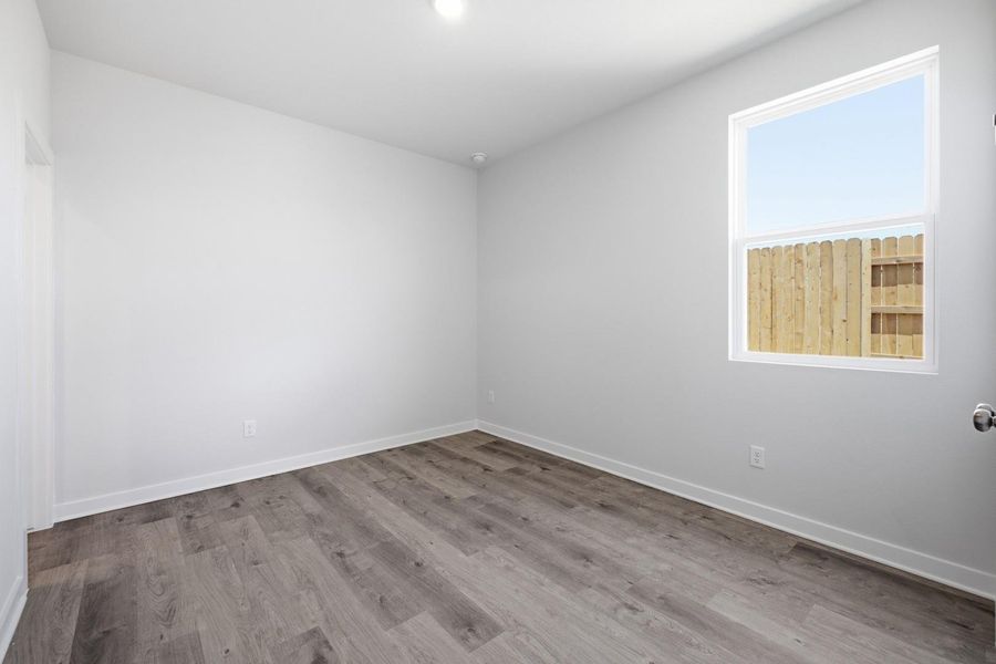 Spacious, unfurnished interior of a new home in Cloverleaf, Austin (Image 23).