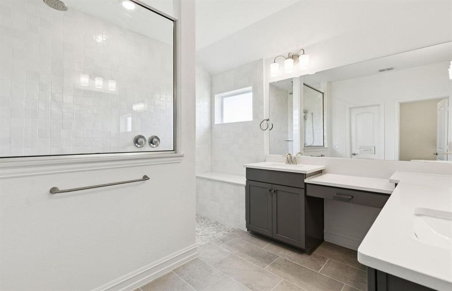 Owner's private bathroom with premium finishes Owner's private bathroom with premium finishes