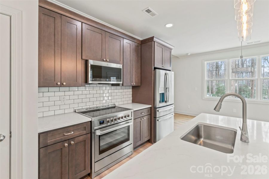 Warm, pleasant and convenient. Check out the cooking suite Warm, pleasant and convenient. Check out the cooking suite