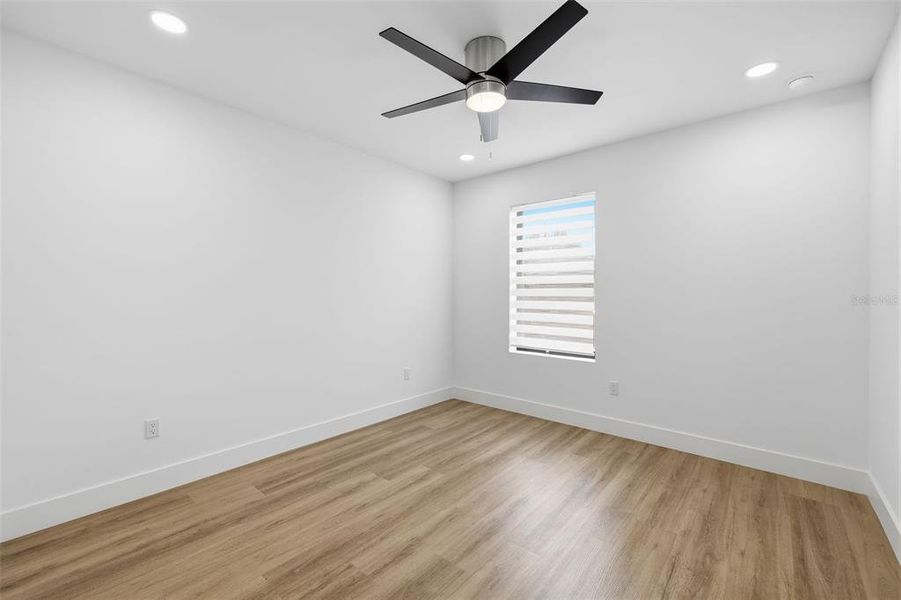 Spacious, unfurnished interior of a new home in , Tampa (Image 24).