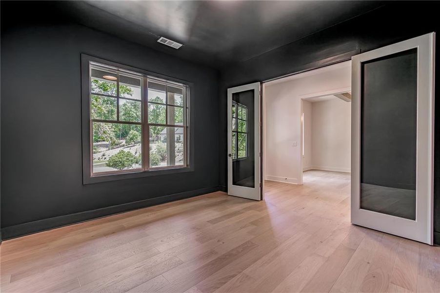 Spacious, unfurnished interior of a new home in , Gainesville (Image 23).