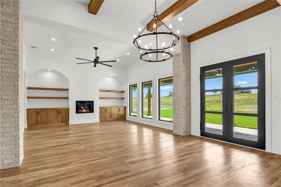 Spacious, unfurnished interior of a new home in , Weatherford (Image 17).