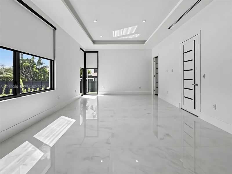 Spacious, unfurnished interior of a new home in , Miami (Image 47).