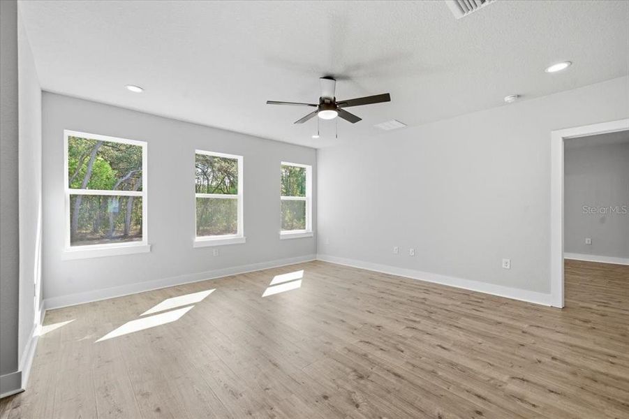 Spacious, unfurnished interior of a new home in , Brooksville (Image 8).