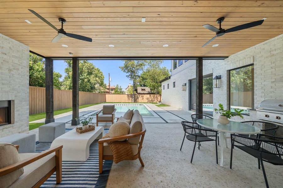 Exterior details and patio area of a home in , Dallas (Image 3).