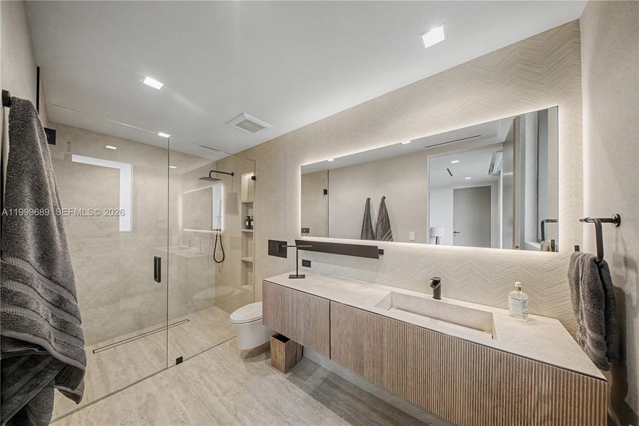 Furnished interior view inside a new home in , Fort Lauderdale (Image 53).