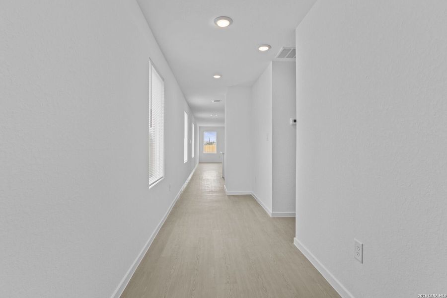 Spacious, unfurnished interior of a new home in Spring Grove, San Antonio (Image 22).