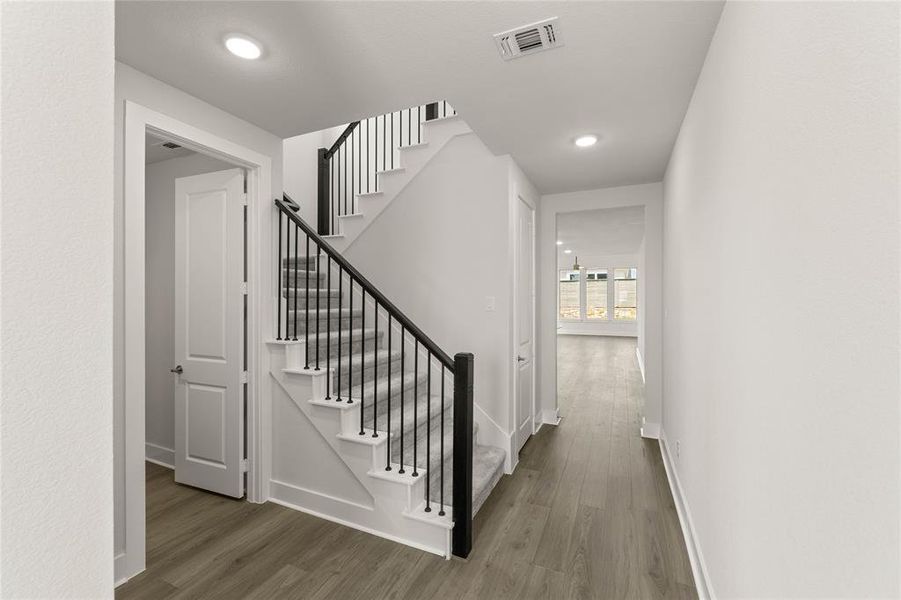 Spacious, unfurnished interior of a new home in Treeline, Justin (Image 16).