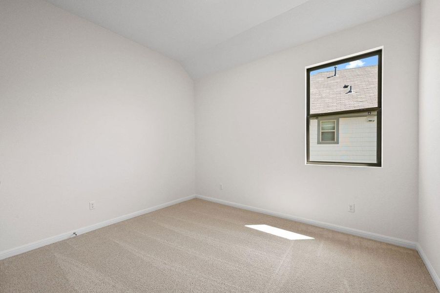 Spacious, unfurnished interior of a new home in Trinity Ranch, Elgin (Image 13).
