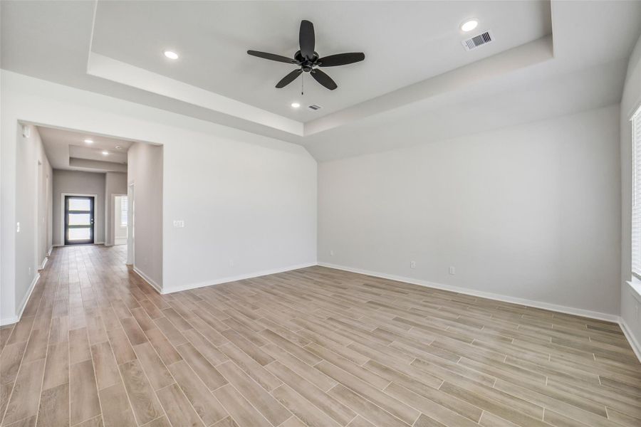 Spacious, unfurnished interior of a new home in Windmill Estates, Magnolia (Image 41).