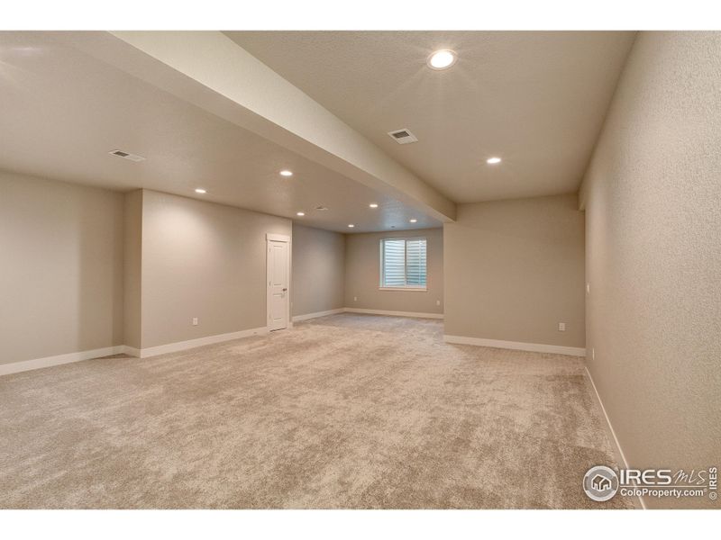 Spacious, unfurnished interior of a new home in Vernazza, Windsor (Image 18).