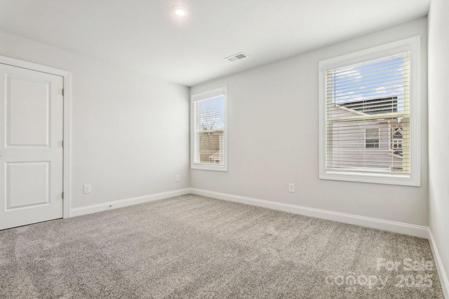 Spacious, unfurnished interior of a new home in Glenhurst, Matthews (Image 17).