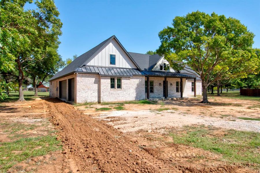 View of front of house featuring a garage