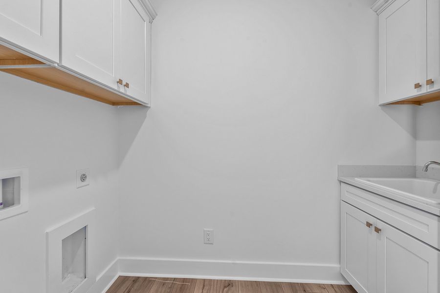 Spacious, unfurnished interior of a new home in Hanes Lake, Winston-Salem (Image 32).