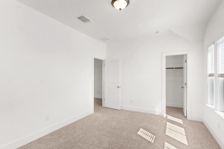 Spacious, unfurnished interior of a new home in Parkside on the River, Georgetown (Image 22).