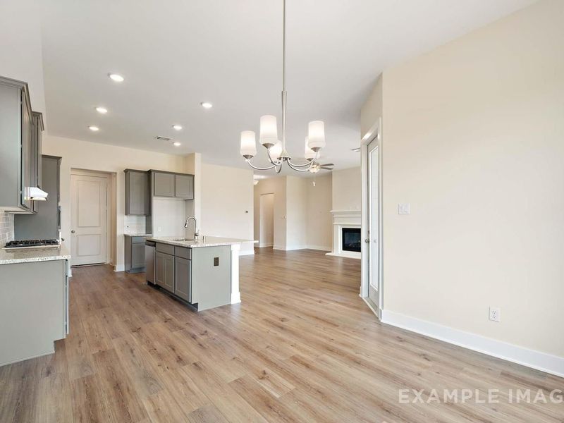 Spacious, unfurnished interior of a new home in Lago Mar, Texas City (Image 14).