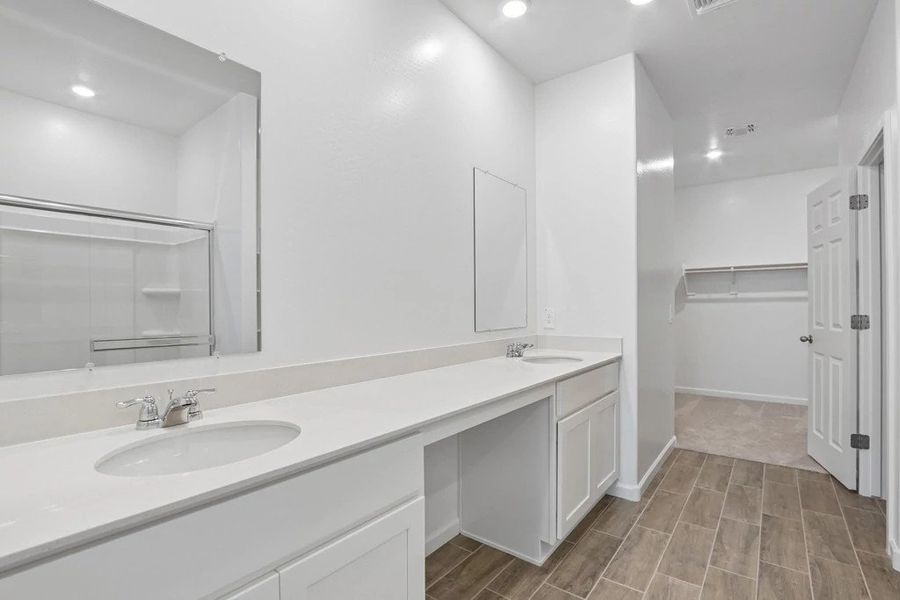 Representative images and renderings are for illustrative purposes. Actual structural options and design finishes of home may vary.