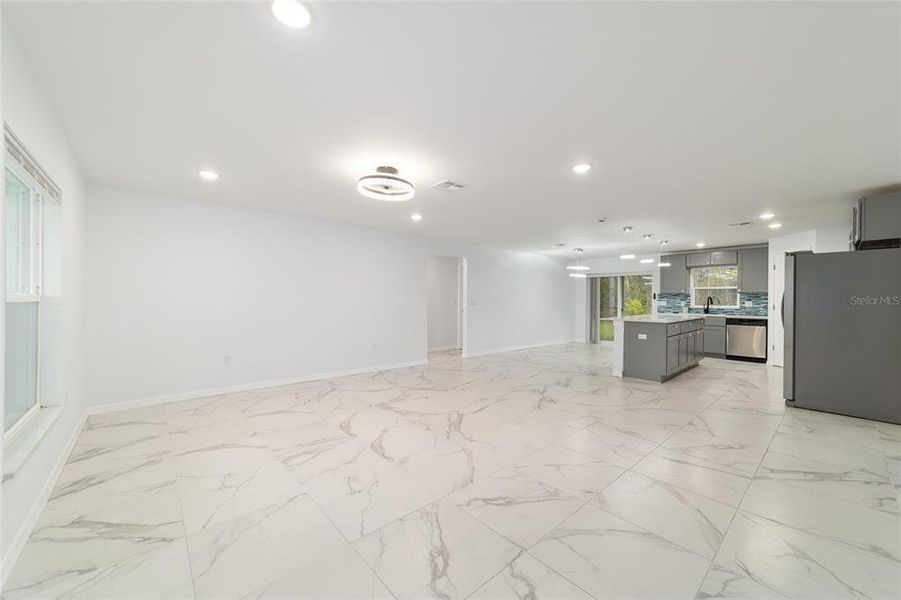 Spacious, unfurnished interior of a new home in , Dunnellon (Image 41). Spacious, unfurnished interior of a new home in , Dunnellon (Image 41).