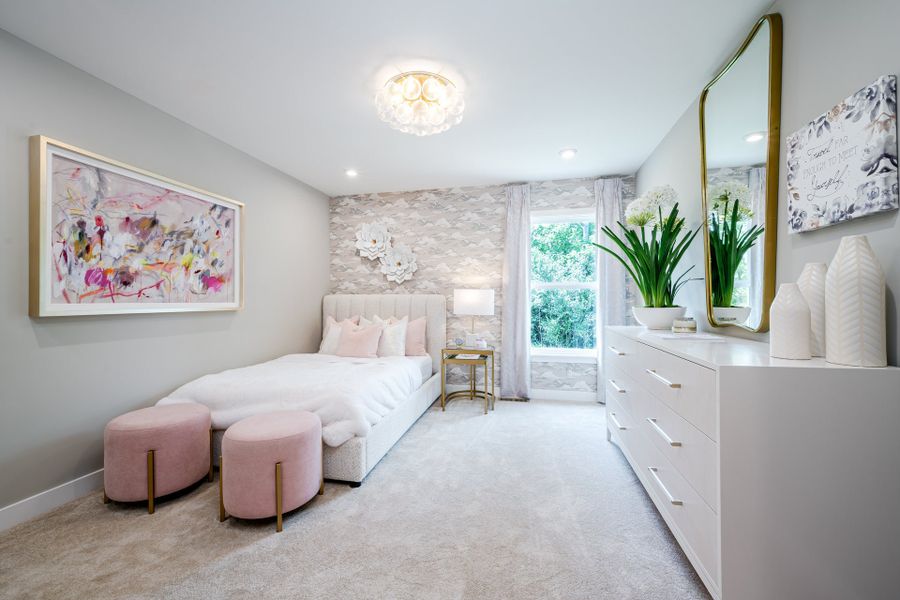 Representative furnished interior of a home built from the Finley by Fischer Homes in Twin Lakes, Hoschton (Image 39).