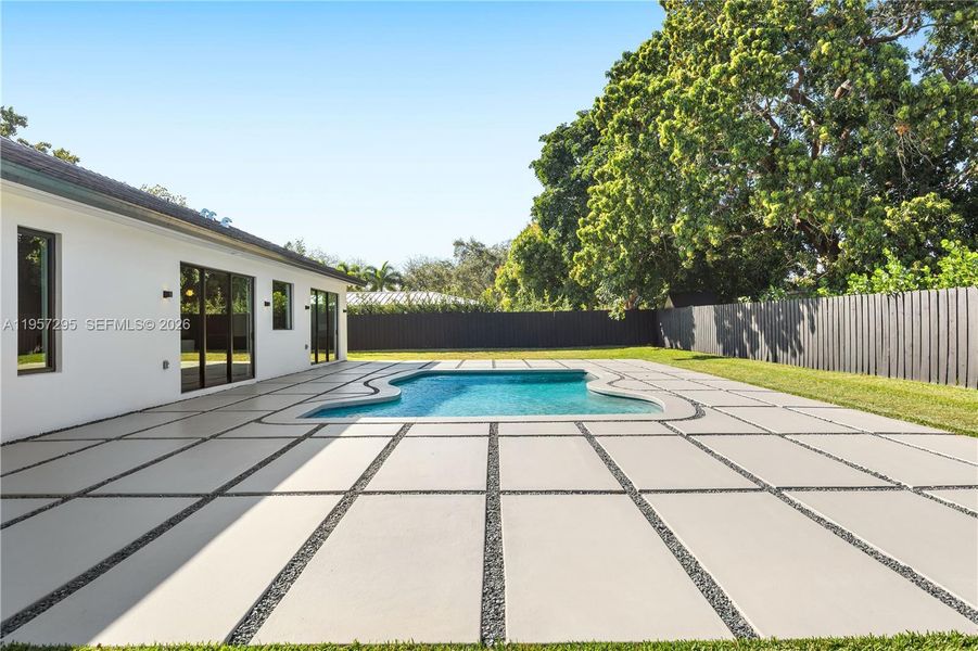 Exterior details and patio area of a home in , Palmetto Bay (Image 25).