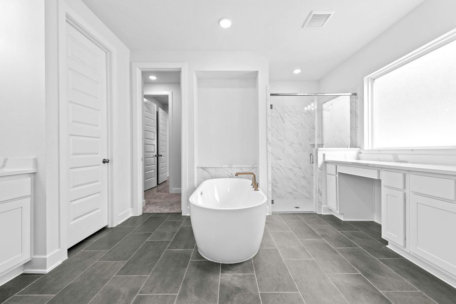 Representative image. Features, specifications, selections and colors may vary.