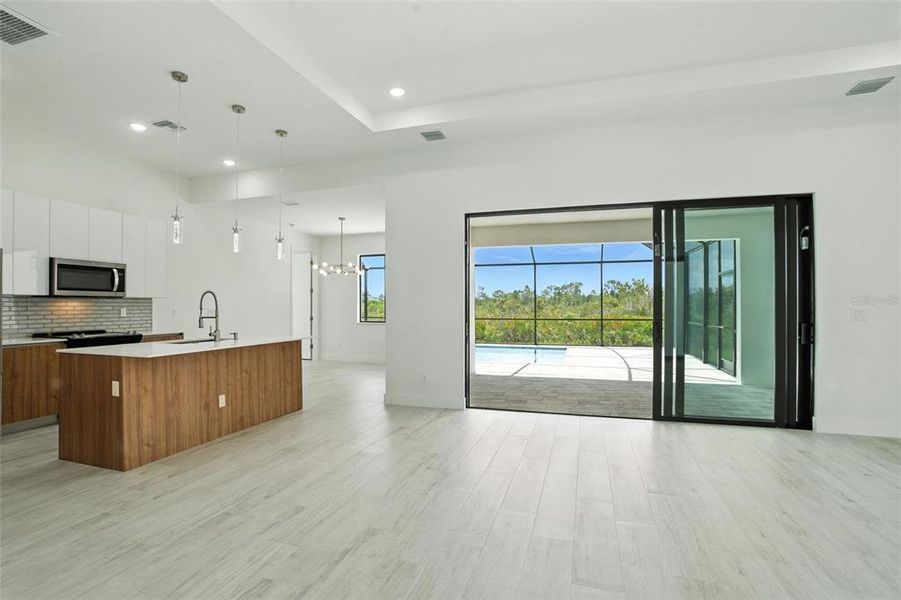 Spacious, unfurnished interior of a new home in , Port Charlotte (Image 17).