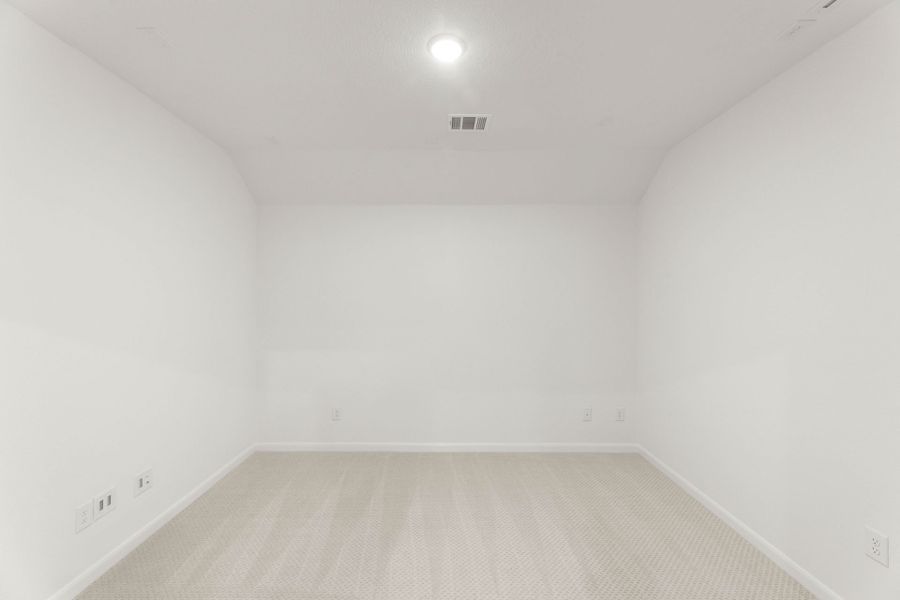 Spacious, unfurnished interior of a new home in Creekview Meadows, Pilot Point (Image 20).