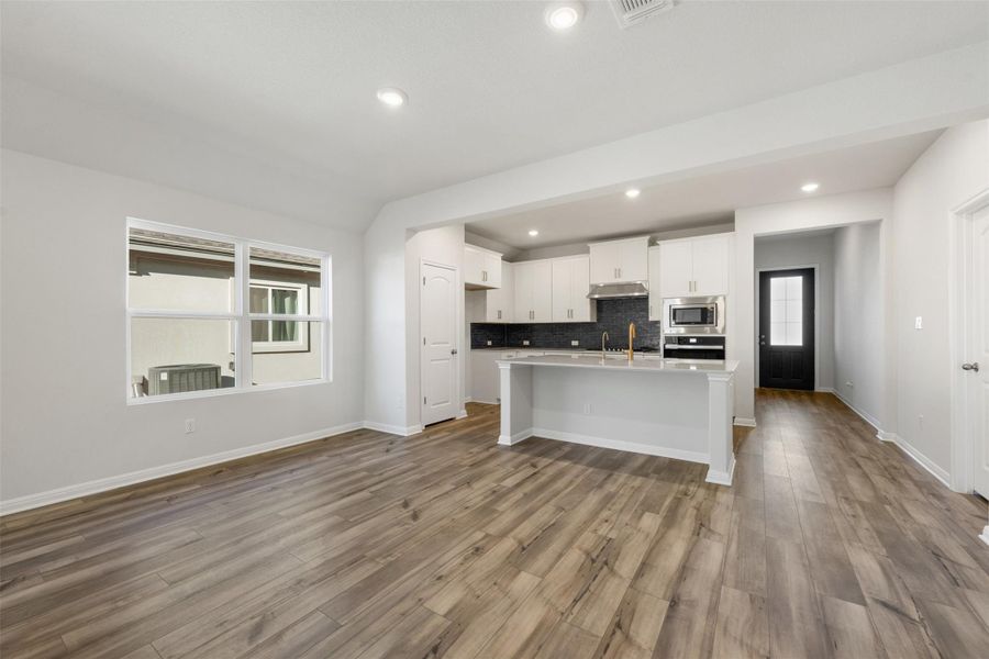 Photos are representative images and renderings for illustrative purposes only. Actual structural options and design images of the home may vary. Photos are representative images and renderings for illustrative purposes only. Actual structural options and design images of the home may vary.