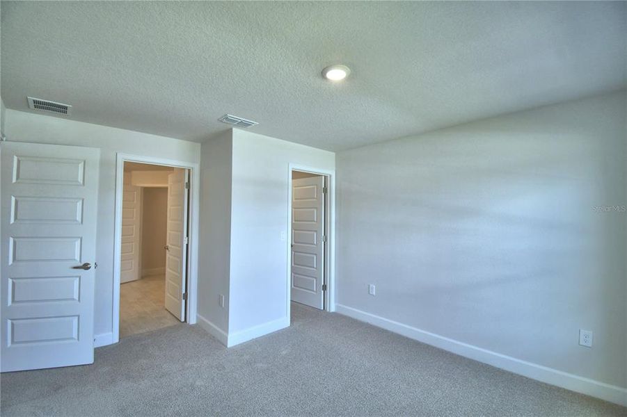 Spacious, unfurnished interior of a new home in Lake Juliana Estates, Auburndale (Image 32).