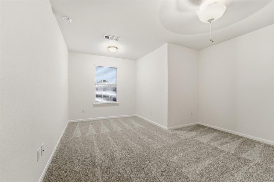 Spacious, unfurnished interior of a new home in Green Meadows, Celina (Image 17).