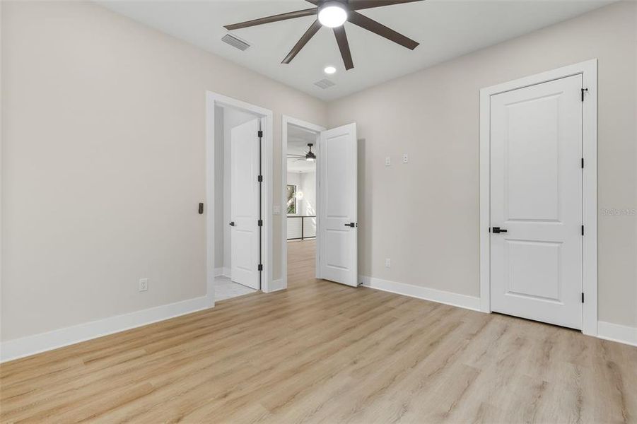 Spacious, unfurnished interior of a new home in , Tampa (Image 41).