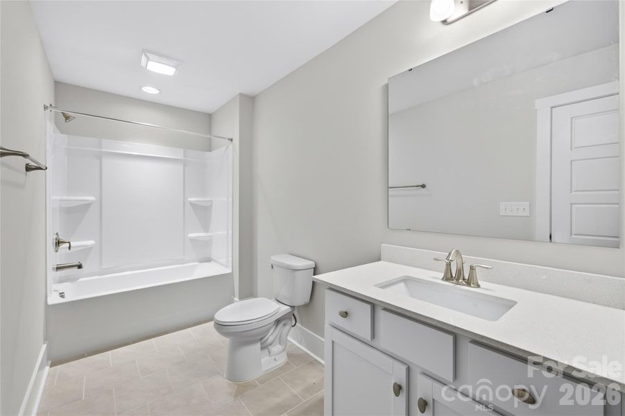 Furnished interior view inside a new home in Edgewater Lakeview On Your Lot, Lancaster (Image 29).