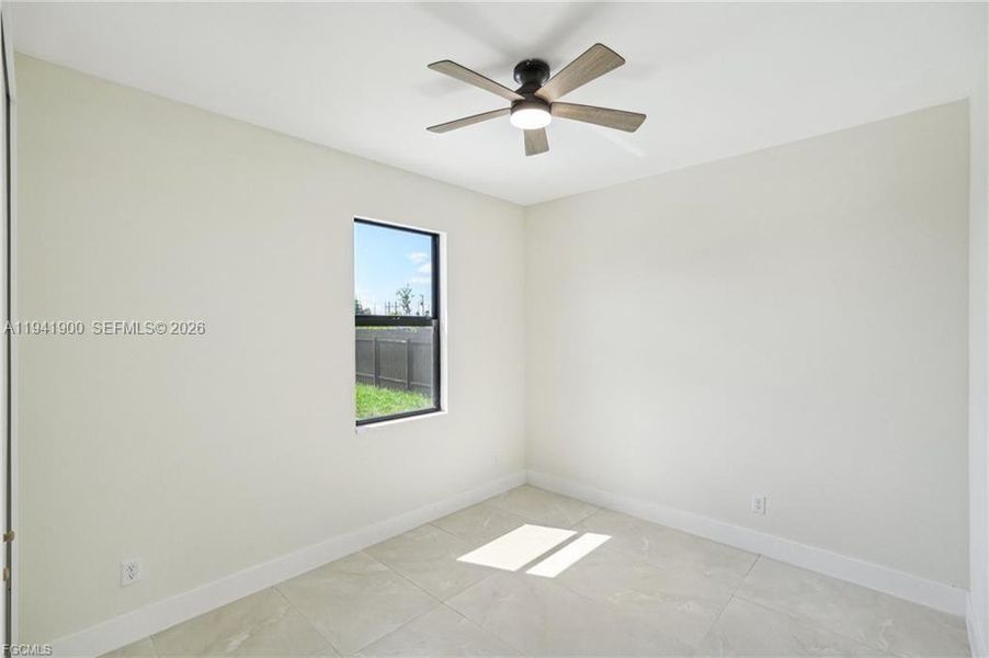 Spacious, unfurnished interior of a new home in , Cape Coral (Image 31).