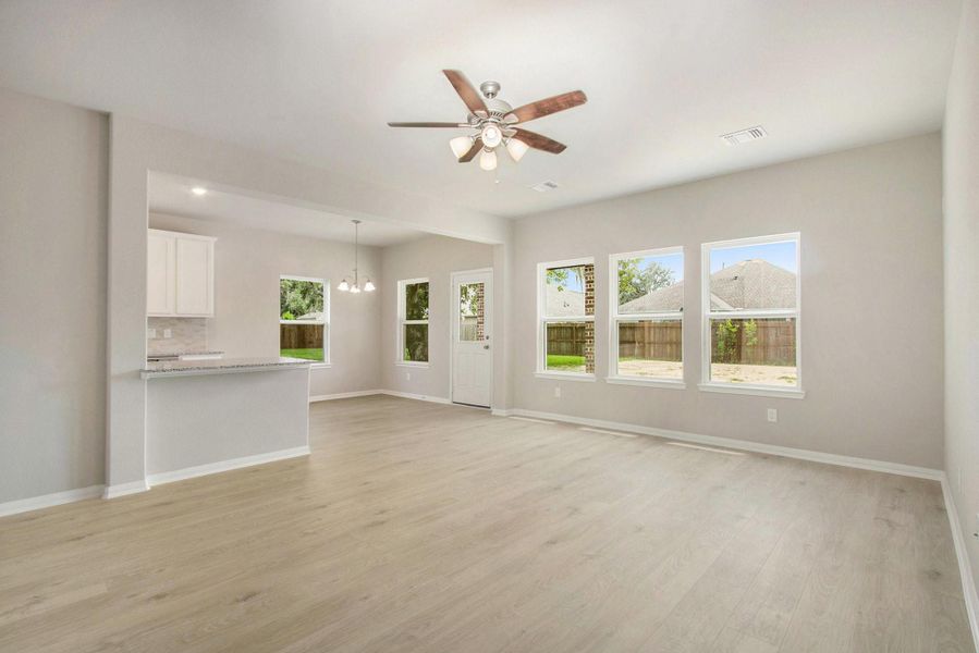 Spacious, unfurnished interior of a new home in Columbia Lakes, West Columbia (Image 19).