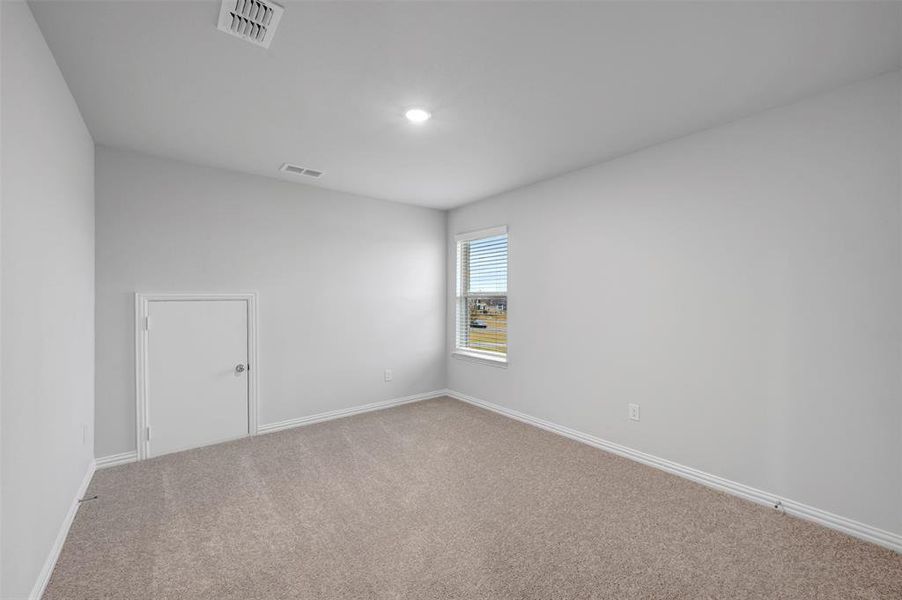 Spacious, unfurnished interior of a new home in Lilyana, Celina (Image 27).