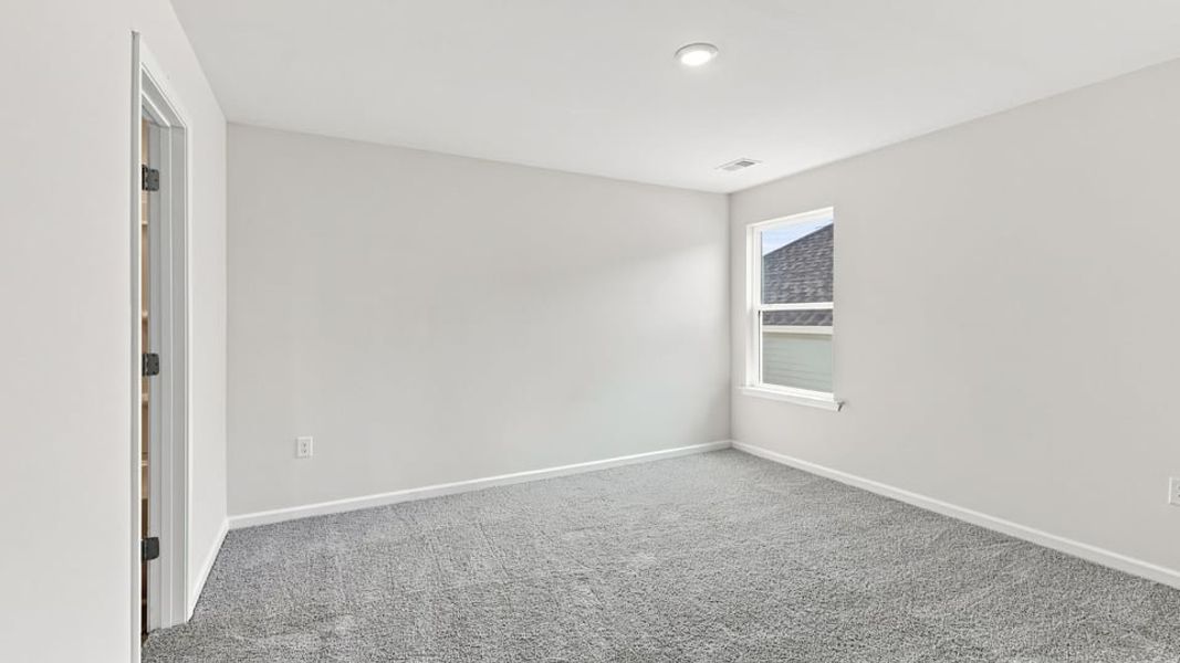 Spacious, unfurnished interior of a new home in Baxter Village, Boiling Springs (Image 32).