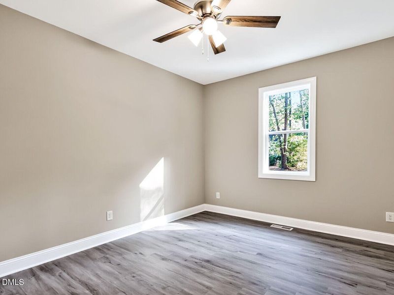 021-1280x960-bedroom