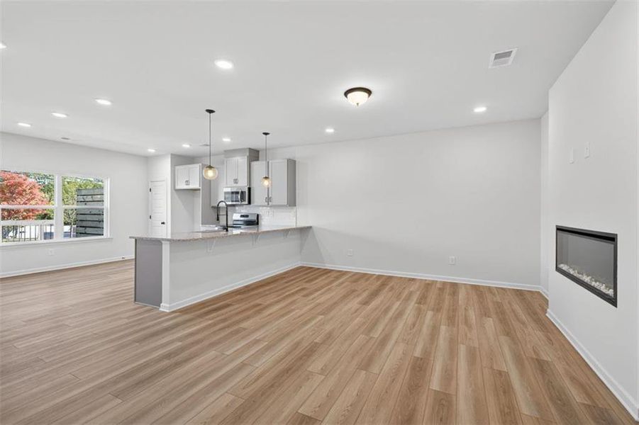 Spacious, unfurnished interior of a new home in Franklin Manor, Lawrenceville (Image 23).