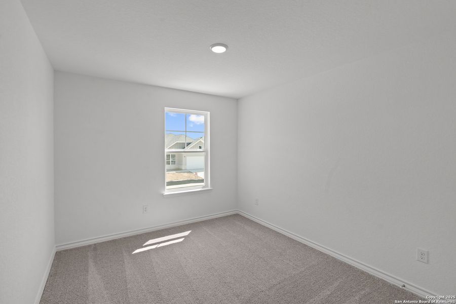Spacious, unfurnished interior of a new home in Lily Springs, Seguin (Image 17).